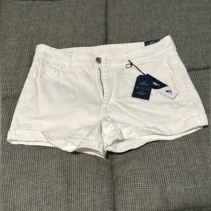 American Eagle AEO Super Stretch White Denim Shorts Size 10. NWT.